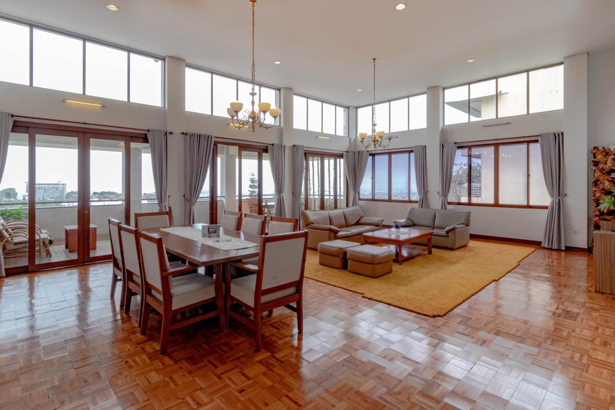Family Only Amazing City View Villa - De Reiz Firen Syariah Μπαντούνγκ Εξωτερικό φωτογραφία